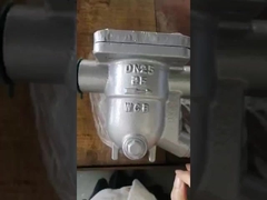 Piège à vapeur flottante à billes libres